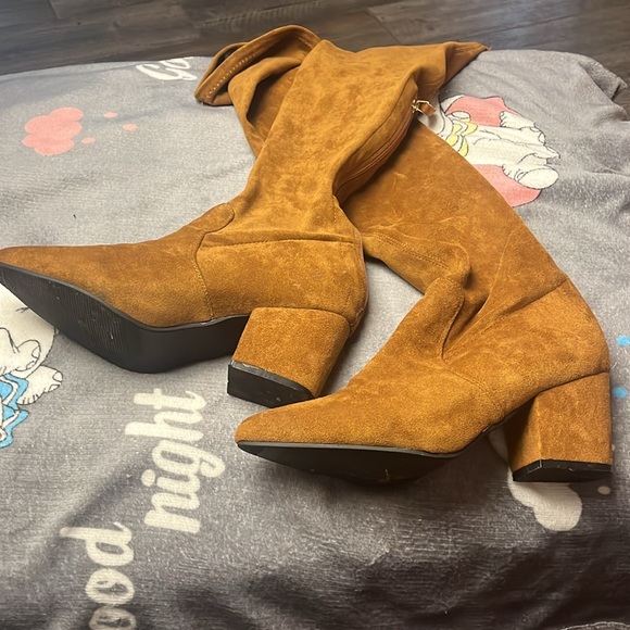 Boutique brand, over-the-knee stretch suede like women’s size 8.5 boots - Picture 3 of 6
